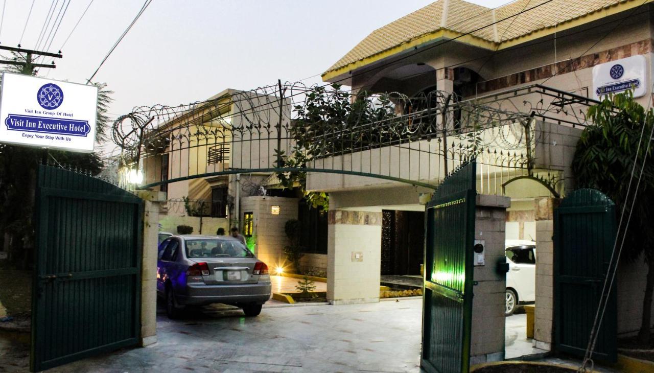 Hotel Visit Inn Executive Lahore Esterno foto