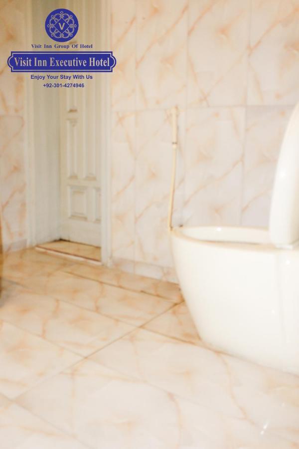 Hotel Visit Inn Executive Lahore Esterno foto
