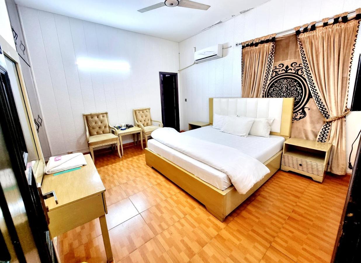 Hotel Visit Inn Executive Lahore Esterno foto